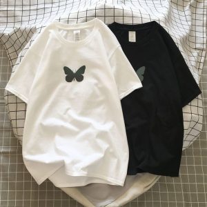 Kaos wanita aesthetic